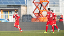 Bejubelt sein Traumtor zum 2:1: Lucas Cueto (li.). 