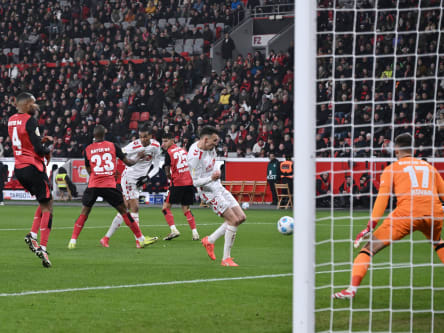 Abgezogen: Damion Downs (2.v.li.) trifft vor der Pause zum 1:0 für den 1. FC Köln.