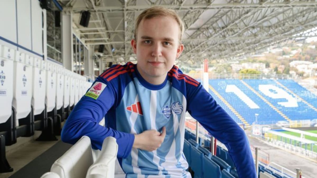 Teil-einer-Vision-Vejrgang-unterschreibt-bei-Como-1907