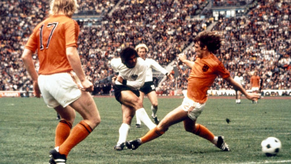 Bei der WM 1974 schie&#223;t Gerd M&#252;ller "nur" vier Tore - im Endspiel aber das entscheidende zum zweiten deutschen Titel.