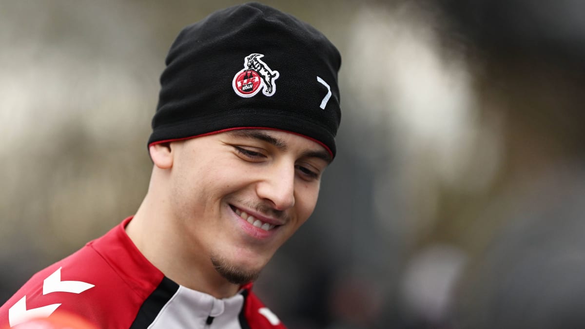 -Wie-die-Geier-wie-im-Zoo-Kwasniok-unterbricht-El-Mala-Interview