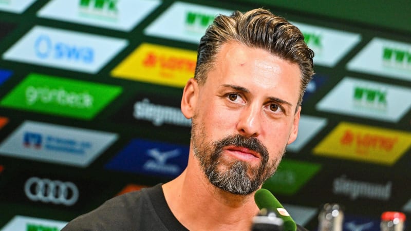 GER, 1. FBL, FC Augsburg vs 1. FSV Mainz 05 20.09.2025, WWK-Arena, Augsburg, GER, 1. FBL, FC Augsburg vs 1. FSV Mainz 05, resimde Sandro Wagner (FC Augsburg), maç sonrası basın toplantısı *** GER, 1 FBL, FC Augsburg vs 1 FSV Mainz 05 20 09 2025, WWK Arena, Augsburg, GER, 1 FBL, FC Augsburg vs 1 FSV Mainz 05, resimde Sandro Wagner FC Augsburg, maç sonrası basın toplantısı nordphotoxGmbHx xHafner nph00200