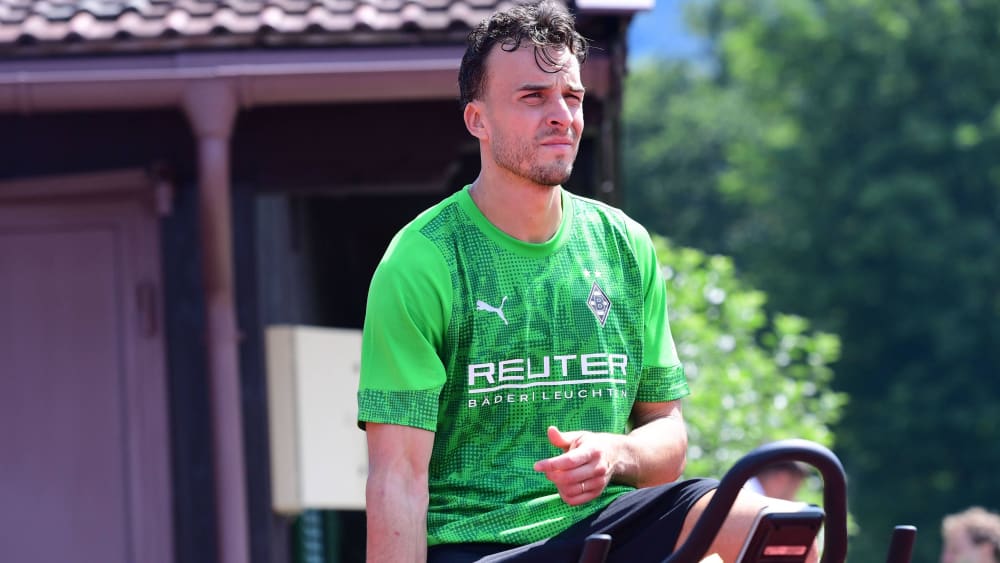 Gladbach-Neuzugang Haris Tabakovic ist im Trainingslager direkt mittendrin.