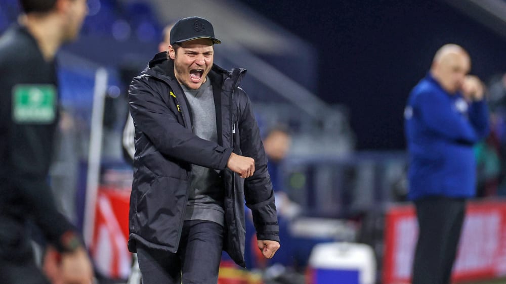 Er will dem BVB die Treue halten: Trainer Edin Terzic.