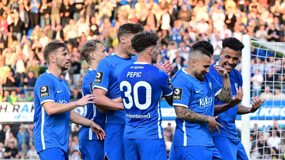 Großer Jubel in Meppen: Die Emsländer drehten gegen Dresden einen Rückstand nach der Pause und durften sich über einen 4:1-Sieg im letzten Heimspiel freuen.&nbsp;