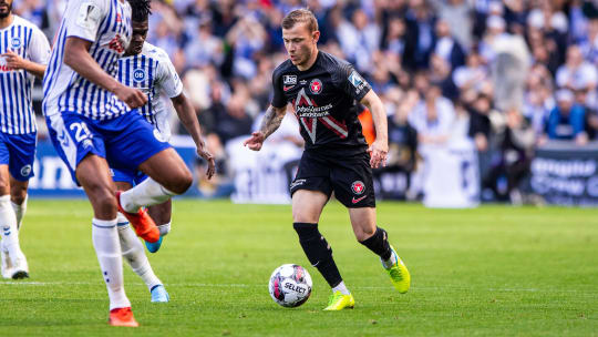 Dribbelt künftig für den FC Luzern: Max Meyer.