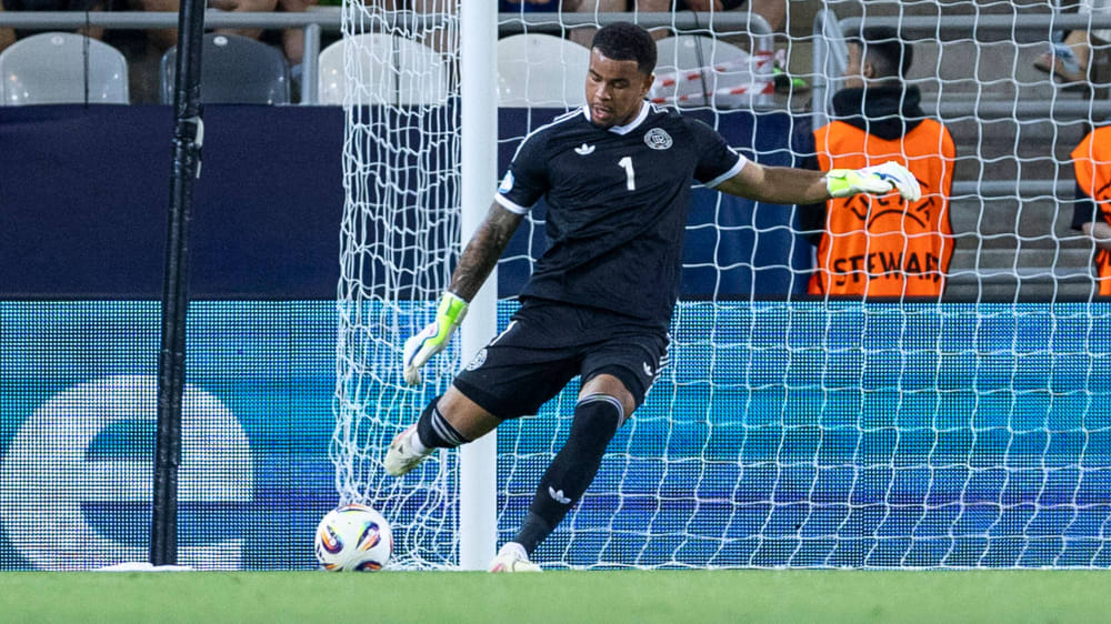 Torwart Noah Atubolu.