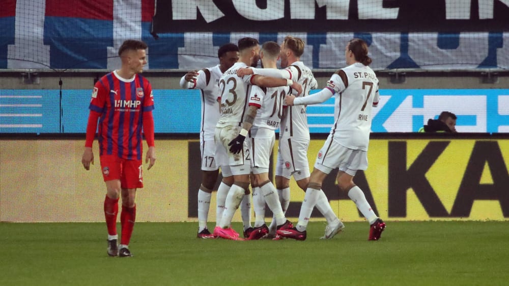 St. Pauli bejubelt das entscheidende 1:0 gegen den 1. FC Heidenheim.