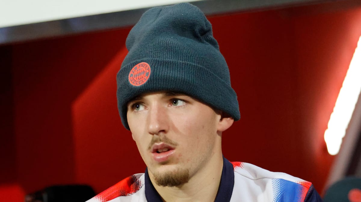 -Immer-hart-arbeiten-Karls-Extra-Einheiten-berghoch