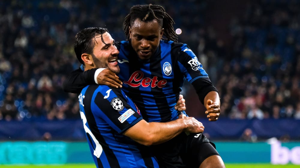 Assitsgeber und Torschütze: Sead Kolasinac (li.) bereitete Ademola Lookmans Treffer zum zwischenzeitlichen 2:0 vor.