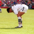 Groß Enttäuschung bei Michael Ballack und Bayer Leverkusen nach der "Mutter aller Niederlagen" in Unterhaching.