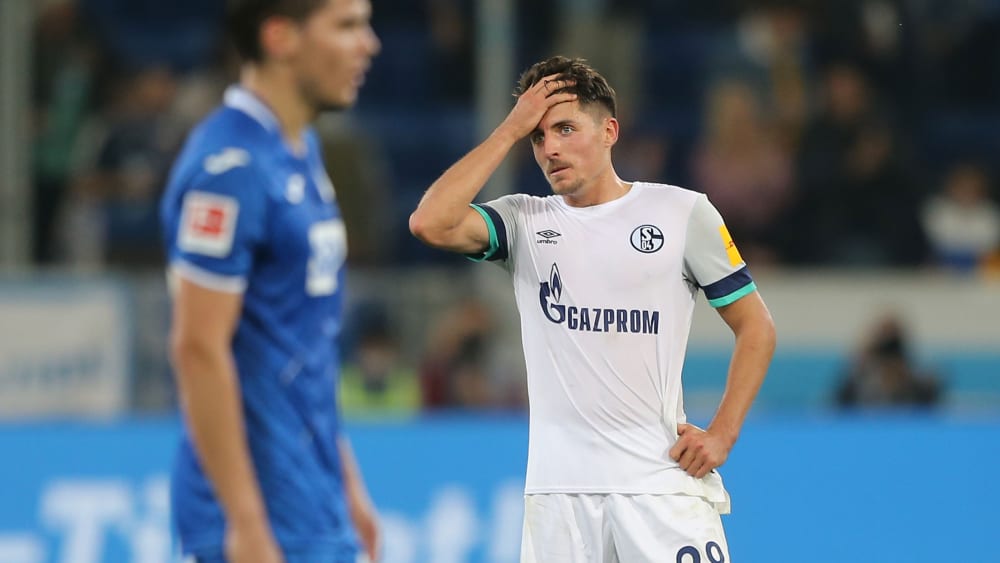 Nicht zu fassen: Schalkes Allesandro Sch&#246;pf (re.) hadert mit der Chancenverwertung. 