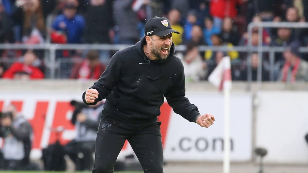 Jubelpose: Für Sebastian Hoeneß und den VfB war der Punktgewinn gegen Dortmund am Ende wie ein Sieg.