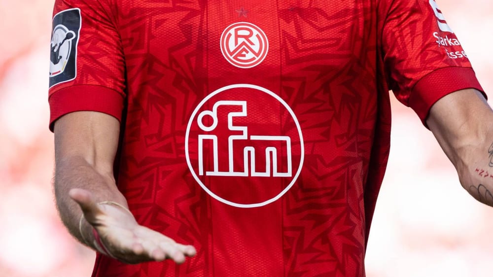  Rot-Weiss Essen und Hauptsponsor ifm.