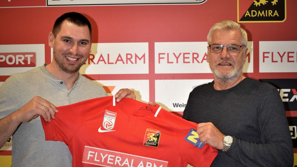Vorstellung: Patrick Helmes und Ernst Baumeister, Sportdirektor des FC Flyeralarm Admira.