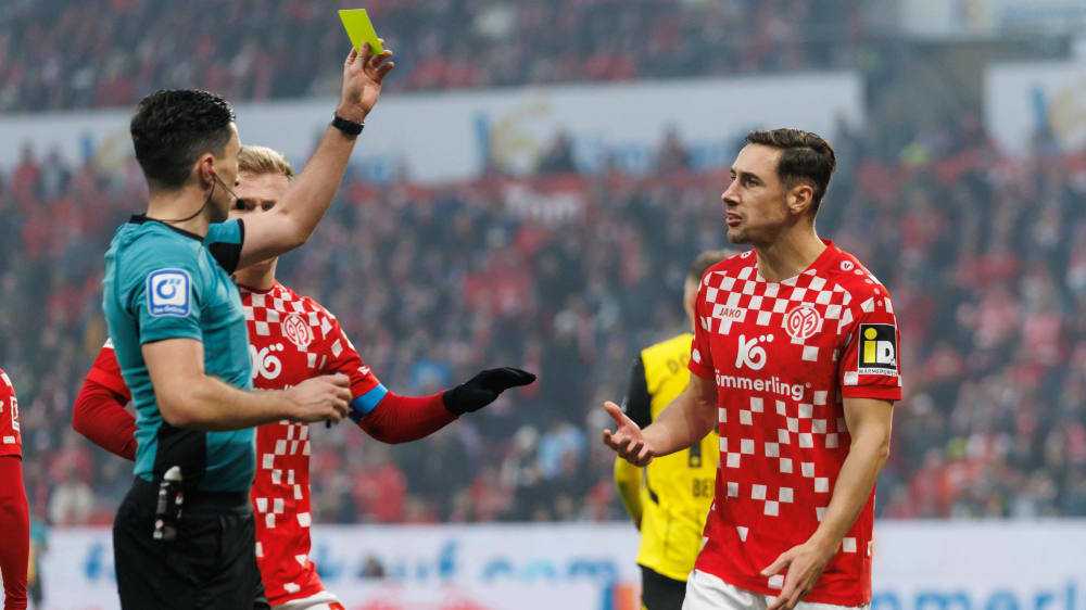 Wer Hat Die Meisten Gelben Karten In Der Bundesliga Die Bundesliga-Spieler mit den meisten Gelben Karten - kicker