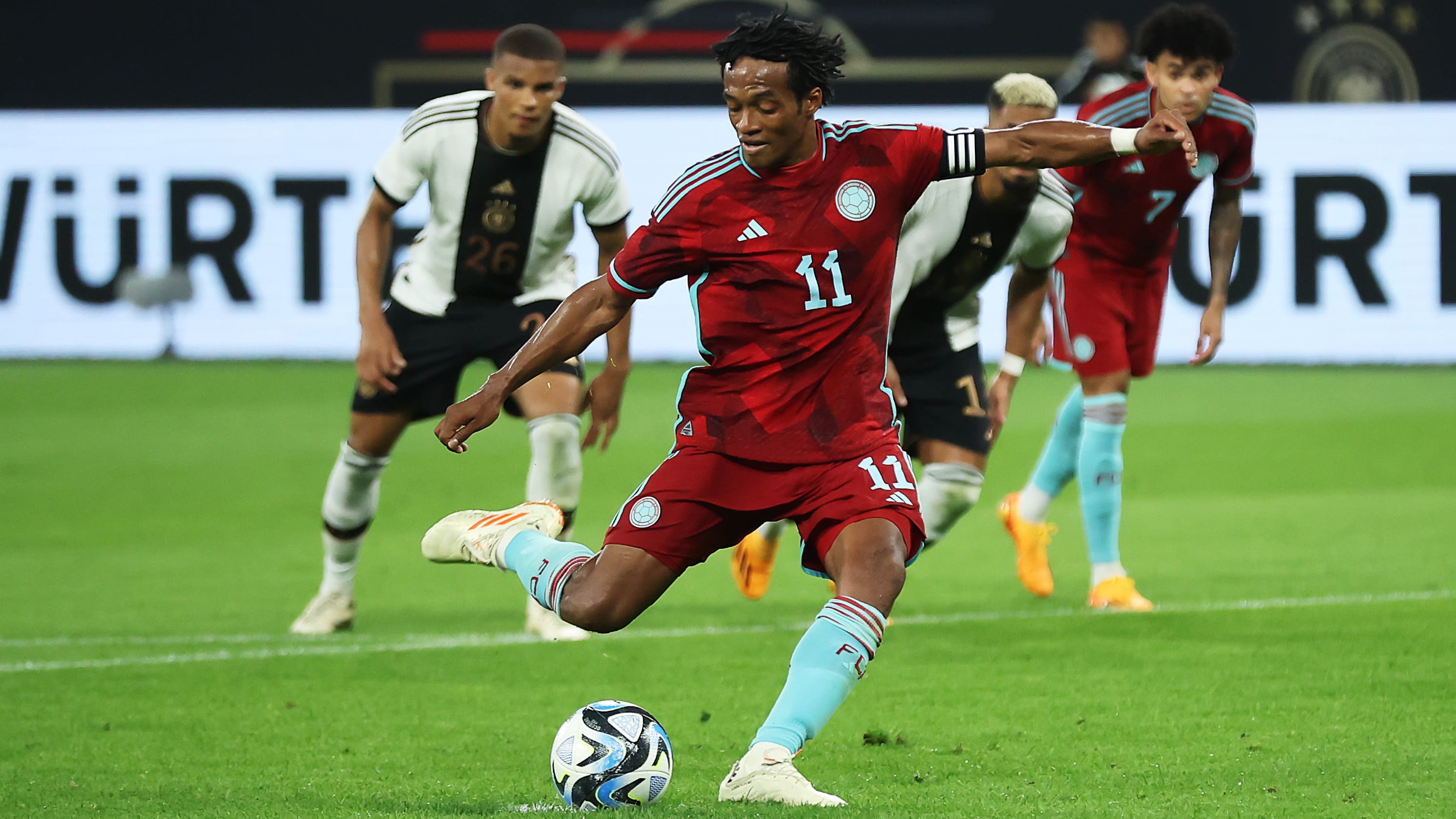 Deutschland-Kolumbien Freundschafts Pin - 22mm Anstecker