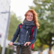 Besser an die Verkehrsregeln halten: Auch junge E-Scooter-Fahrer können schon Punkte kassieren.