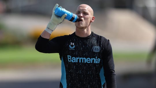 Gibt sich mit seiner Rolle als Nummer 3 bei Bayer 04 Leverkusen zufrieden: Niklas Lomb.