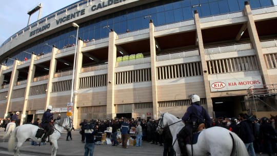 Trotz weniger Gäste-Fans: Deutlich vernehmbares Hufgeklapper vor dem Vicente Calderon.