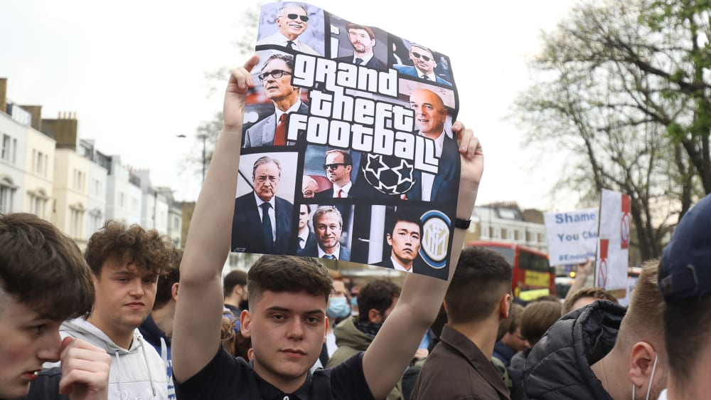 "Jetzt ist das gro&#223;e Momentum da": Die Fanproteste, hier in London, haben erfolgreich gegen die Super League protestiert.