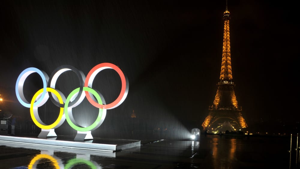Olympia 2024 in Paris Medaillen mit Stück vom Eiffelturm