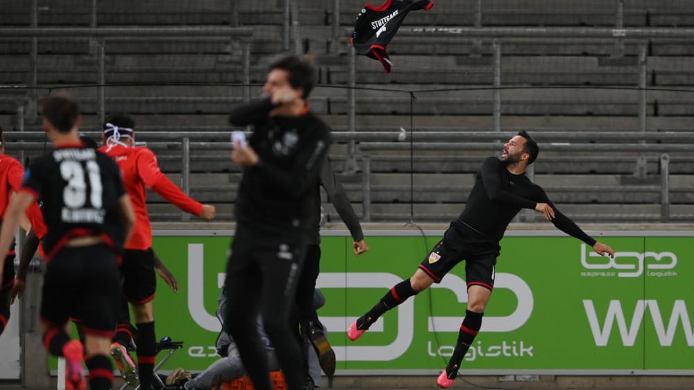 VfB-Joker Gonzalo Castro feiert ausgelassen seinen Siegtreffer gegen den HSV.