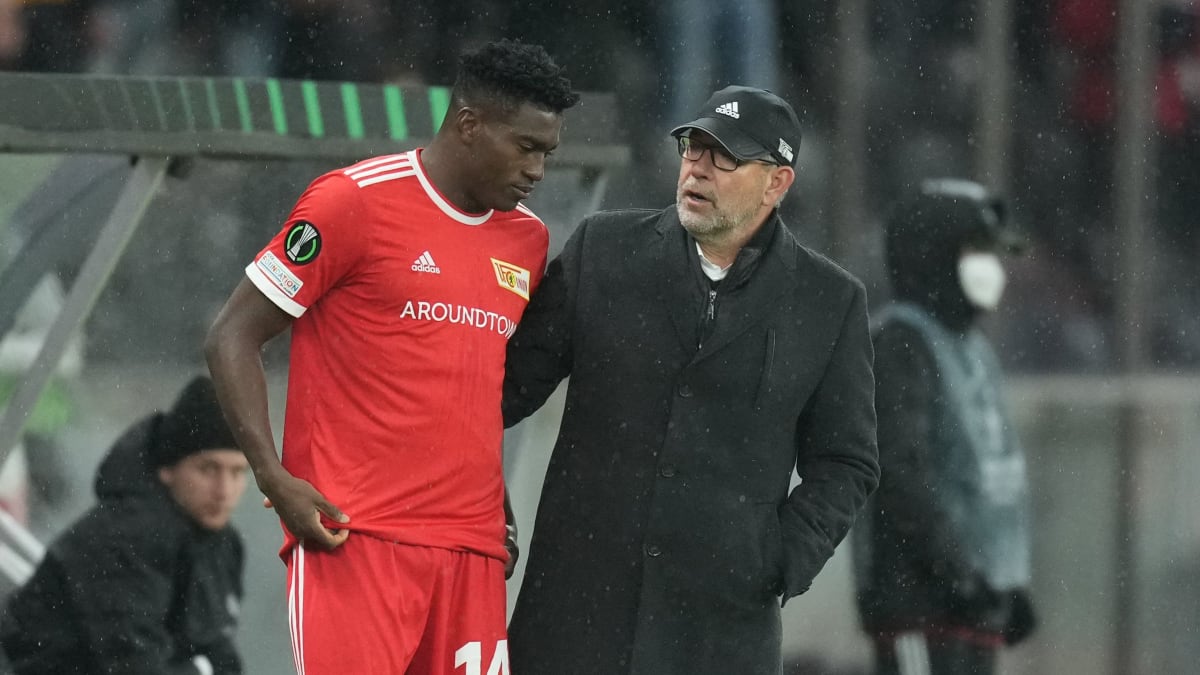 Alter-Bekannter-des-Trainers-In-Mainz-f-llt-der-Blick-auf-Awoniyi