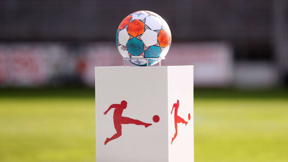 Im Hamburger Volksparkstadion wir der Ball zusätzlich am 5. April rollen.