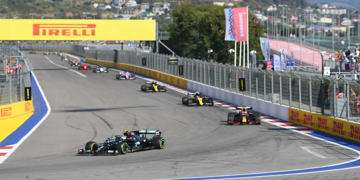 Valtteri Bottas führt beim Grand Prix in Russland.