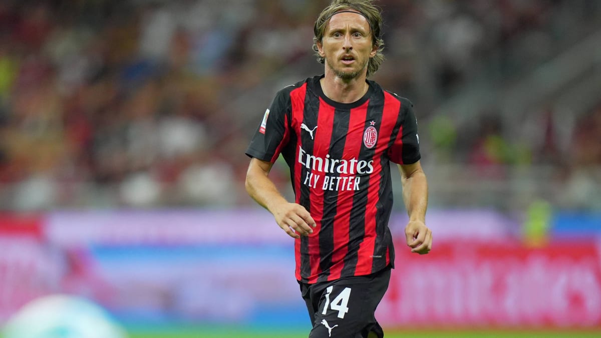 Modric direkt in seinem neuen "Wohnzimmer" gefeiert