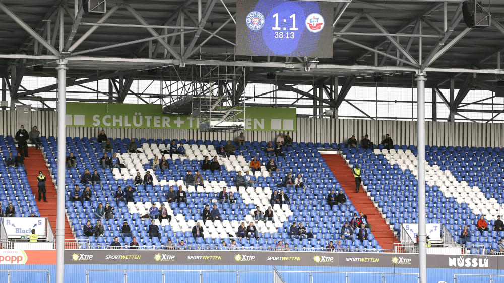Zuletzt waren im Holstein-Stadion in Kiel 500 Zuschauer gelassen. Bald werden es mehr sein.