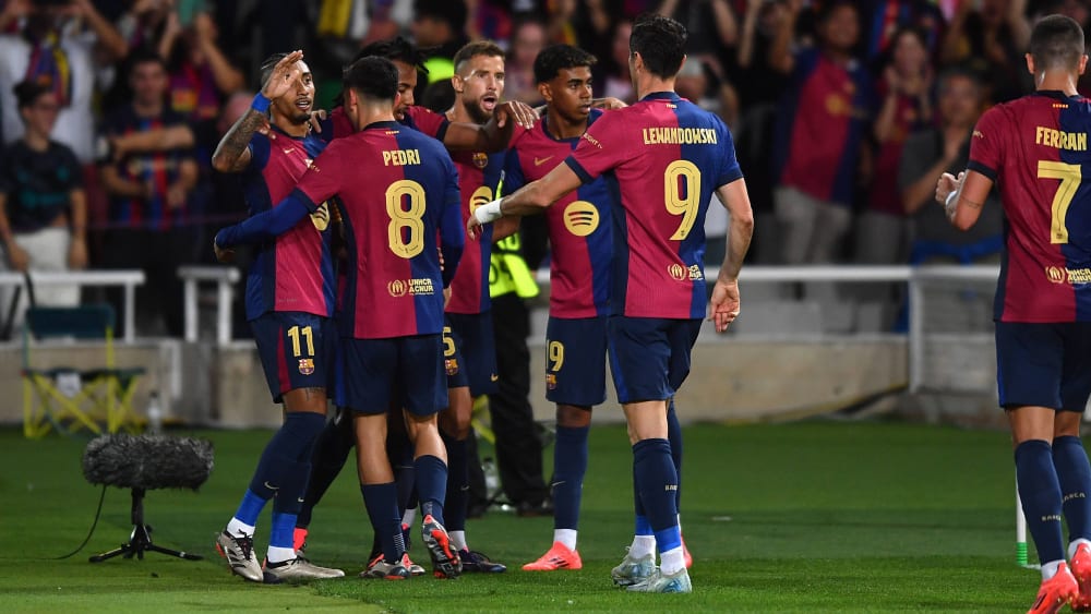 Drehten fünfmal zum Jubeln ab: Die Spieler vom FC Barcelona.