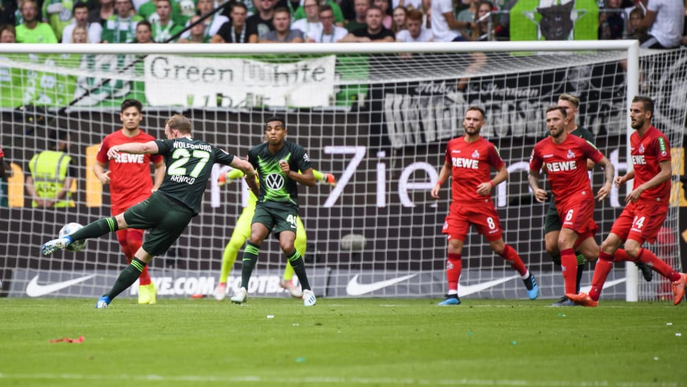 Schuss ins Gl&#252;ck: Maximilian Arnold trifft zum 1:0.