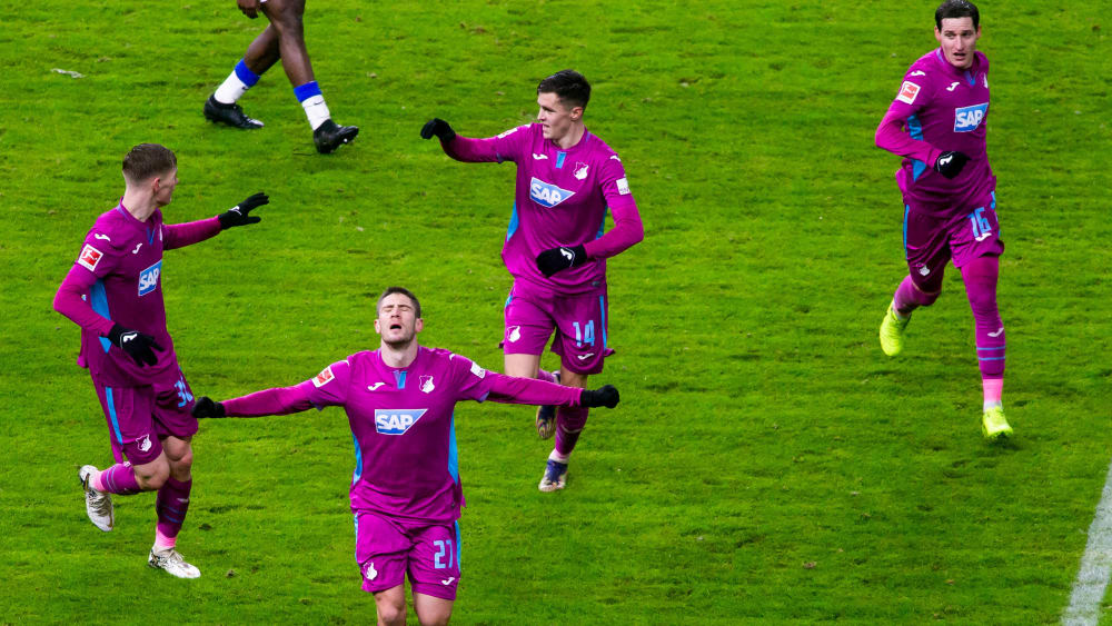 Hoffenheims Andrej Kramaric bejubelt einen seiner beiden Treffer gegen Hertha BSC.