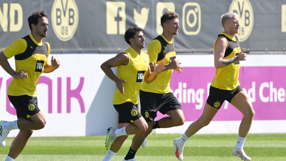 Thomas Meunier (2. v. r.) und Mateu Morey gehören nicht zum Champions-League-Kader von Borussia Dortmund.