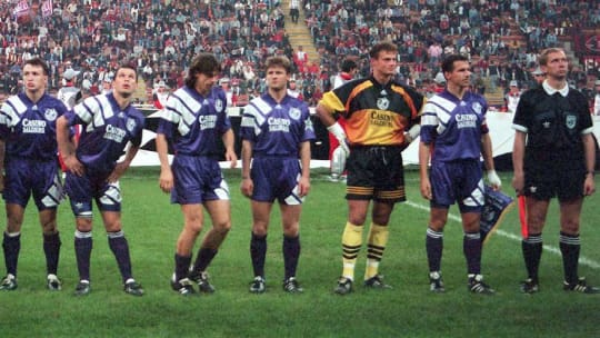 Otto Konrad (2.v.r.) gastierte im Herbst 1994 mit Austria Salzburg bei AC Milan.