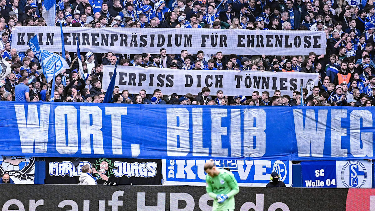 Zoff-auf-Schalke-wegen-w-ster-T-nnies-Beschimpfungen