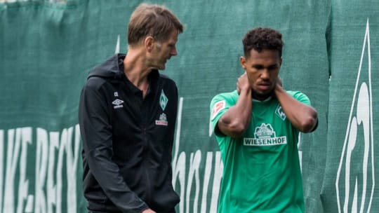 Musste im ersten Spiel gegen Wattens schon früh ausgewechselt werden: Bremens Theodor Gebre Selassie.