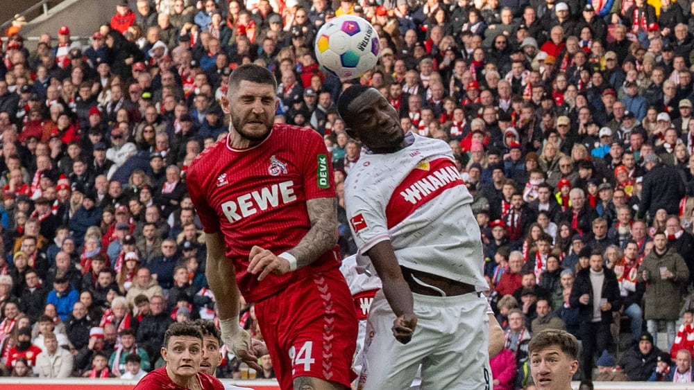Stuttgarts Sergou Guirassy (r.) gegen Kölns Julian Chabot.