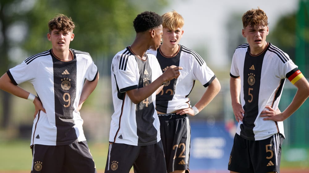 Ratlose Gesichter bei der U 16: Die deutsche Auswahl verliert knapp gegen Polen.