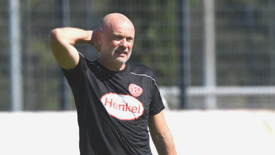 Feierte zum Testspielauftakt einen Sieg: Düsseldorfs Trainer Uwe Rösler.