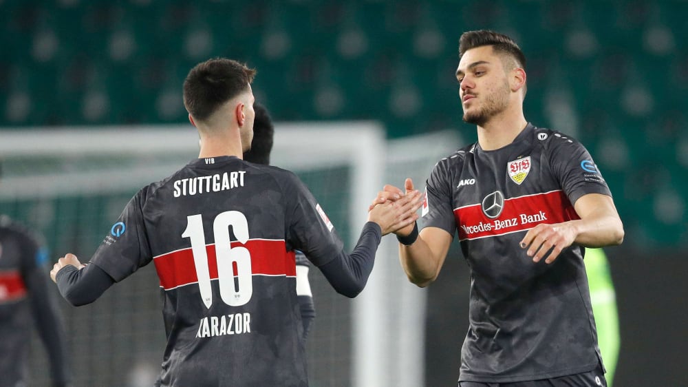 Bleiben dem VfB treu: Atakan Karazor und Konstantinos Mavropanos (re.).