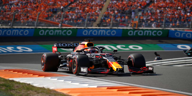 Max Verstappen gewinnt vor seinen Fans den Grand Prix der Niederlande.