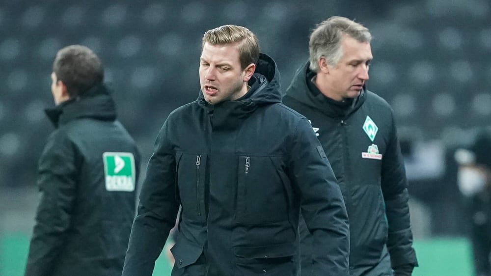 Frank Baumann (re.) glaubt vorerst weiter an Trainer Florian Kohfeldt.