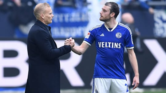 Hofft in Magdeburg auf seinen 16. Startelf-Einsatz in dieser Saison: Thomas Ouwejan (re.), hier mit Trainer Karel Geraerts. 