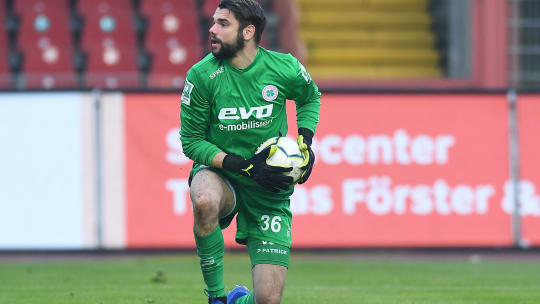 Robin Benz bleibt über die laufende Saison hinaus bei Rot-Weiß Oberhausen.