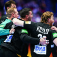 Das deutsche Team jubelt nach dem Sieg im letzten Gruppenspiel vergangenen Abend.
