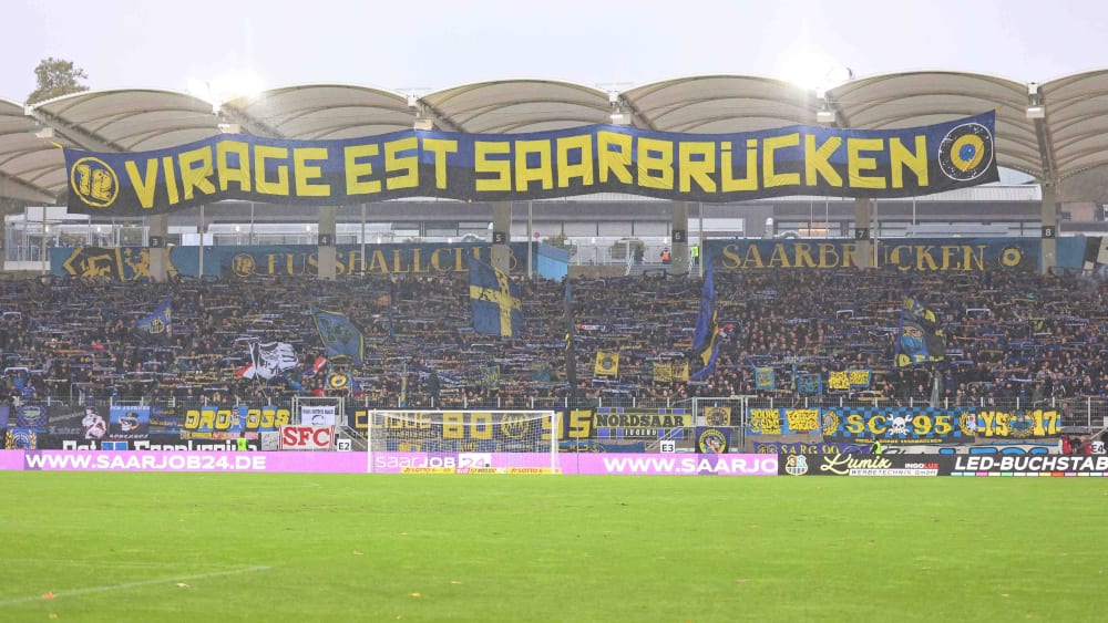 Im Ludwigspark daheim: die Fans des 1. FC Saarbrücken.