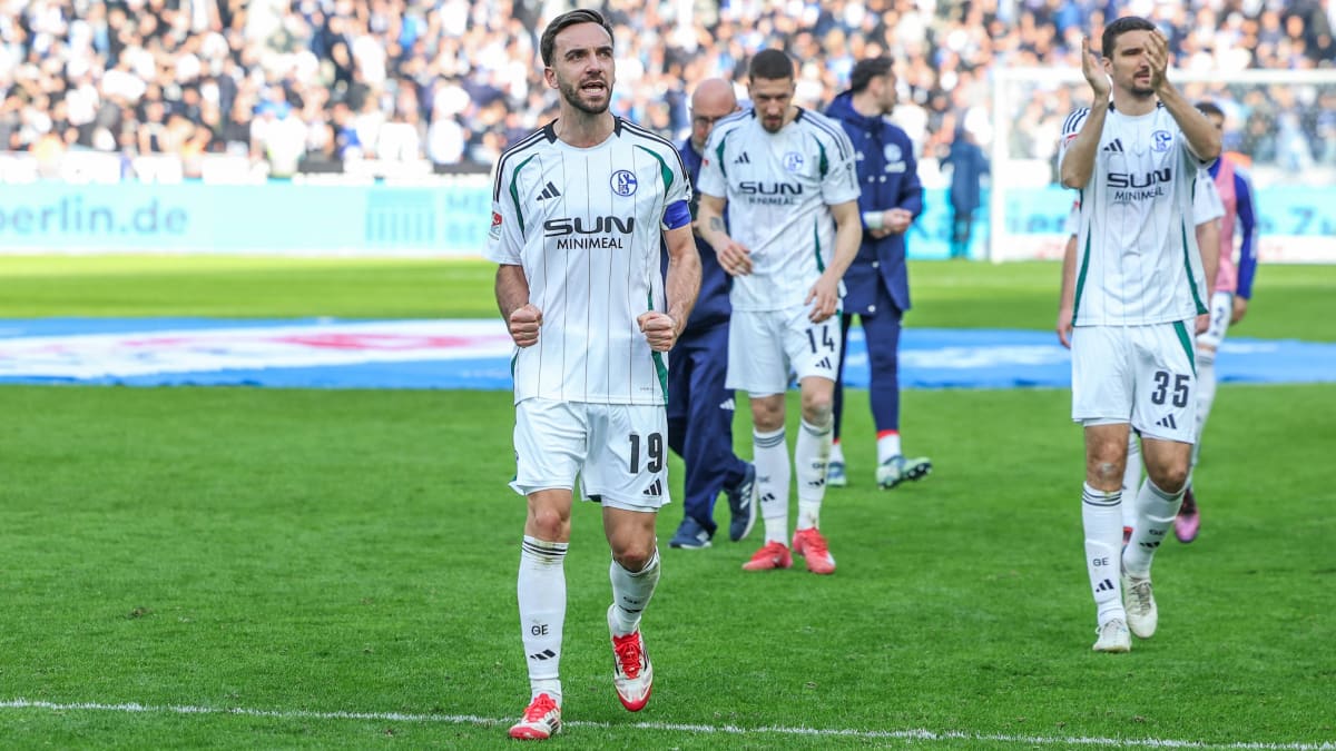 "Wollten den Fans etwas zurückgeben": Schalke feiert Novum